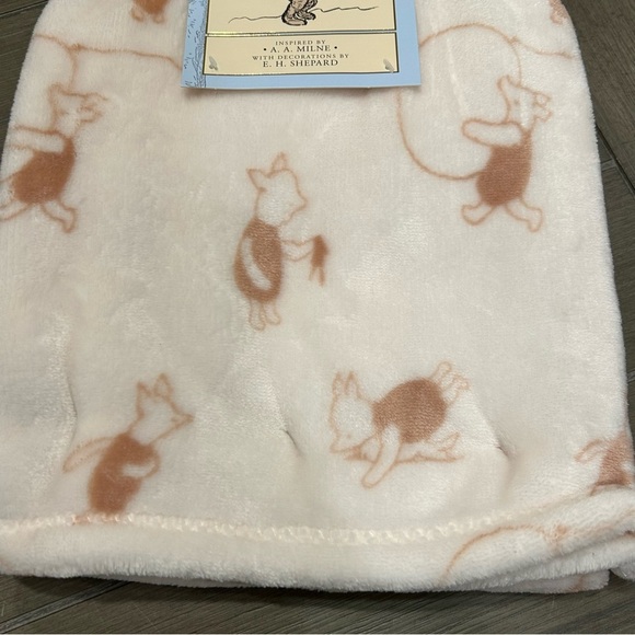 Winnie the Pooh Baby Blanket - Picture 3 of 5